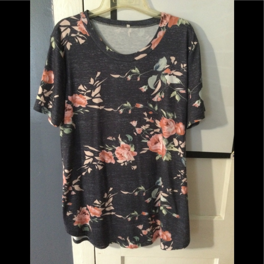 Women’s floral tee